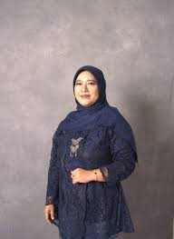 Dr. Tenia Wahyuningrum